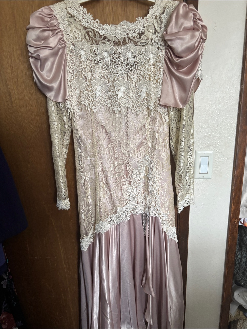 Lace-Embellished Satin Formal Dress in Dusty Pink